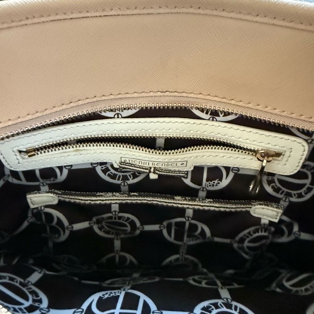 Classic Henri Bendel bag - Picture 6 of 9